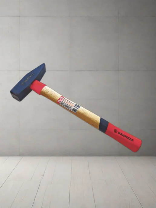 Молоток слесарный с деревянной рукояткой 800 г